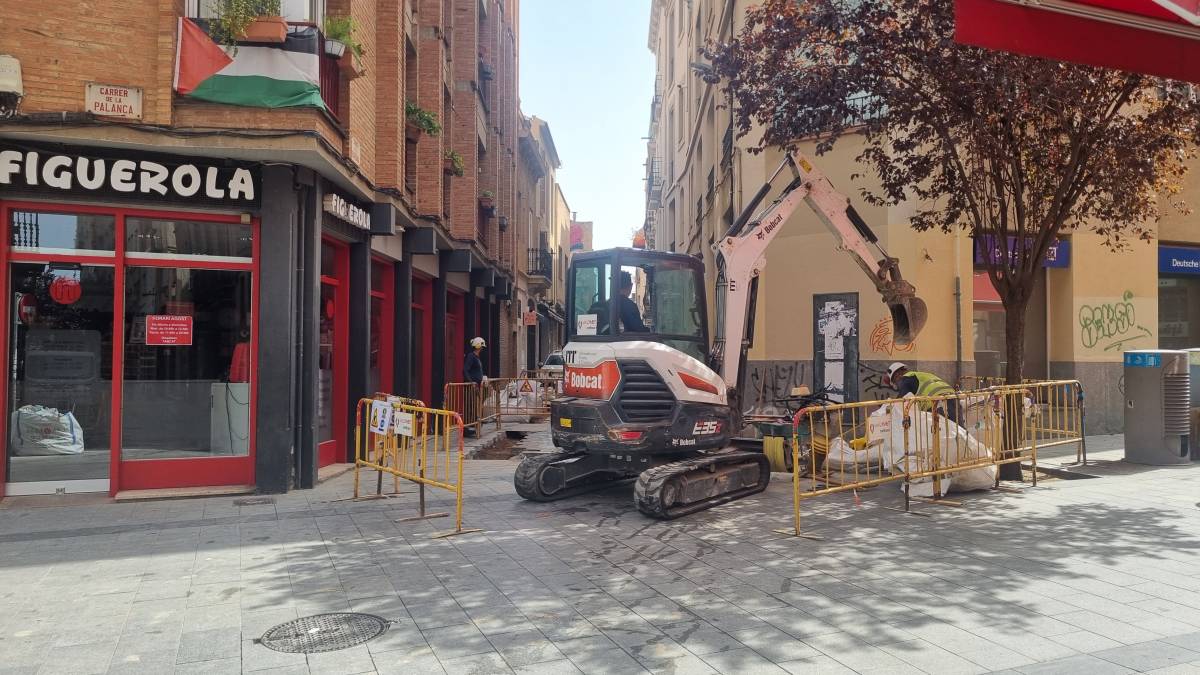 El carrer de la Borriana, afectat per diverses obres