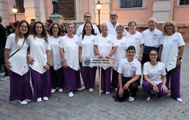 Amunt i Crits porta la sardana terrassenca al 38è Aplec Internacional d'Estocolm
