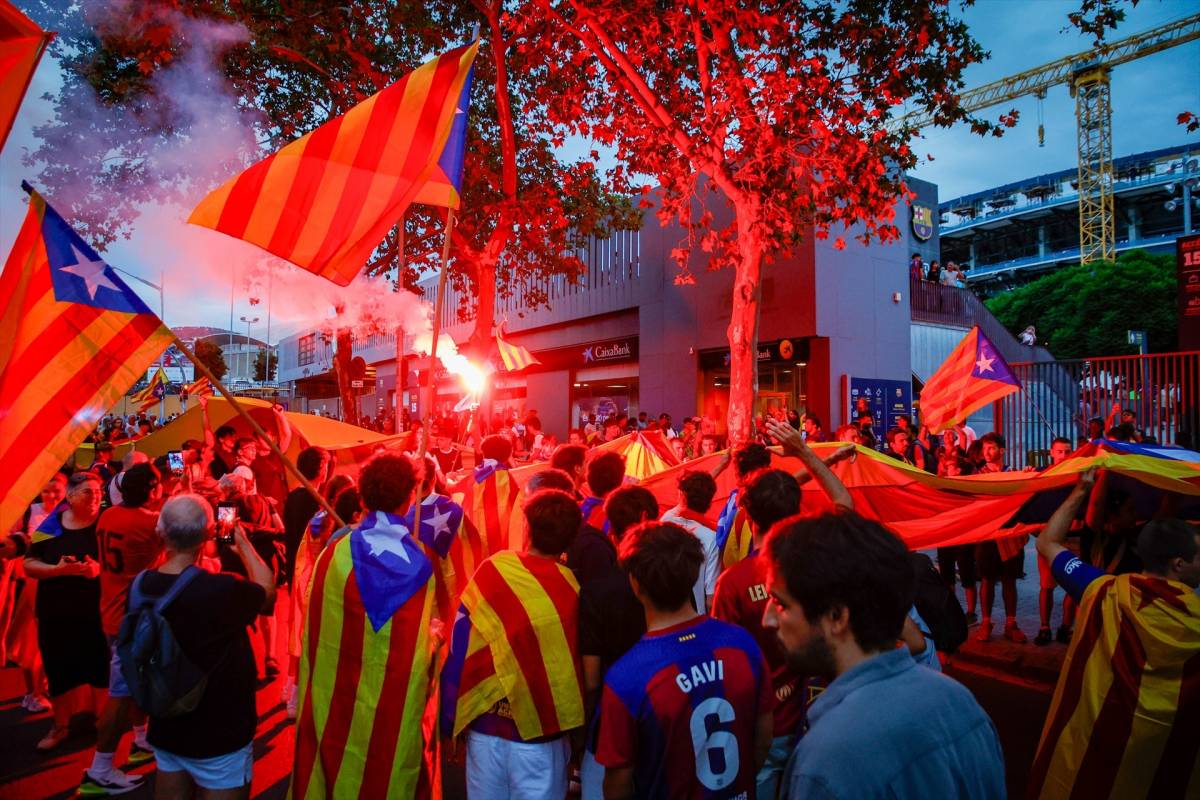 L'estelada recupera l'orgull al Camp Nou