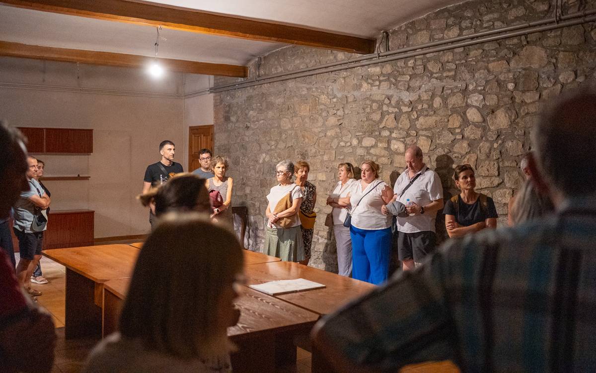 Visites de la Manresa Desconeguda al convent de les Caputxines de Manresa - Hasmukh Kerai Visites de la Manresa Desconeguda al convent de les Caputxines de Manresa