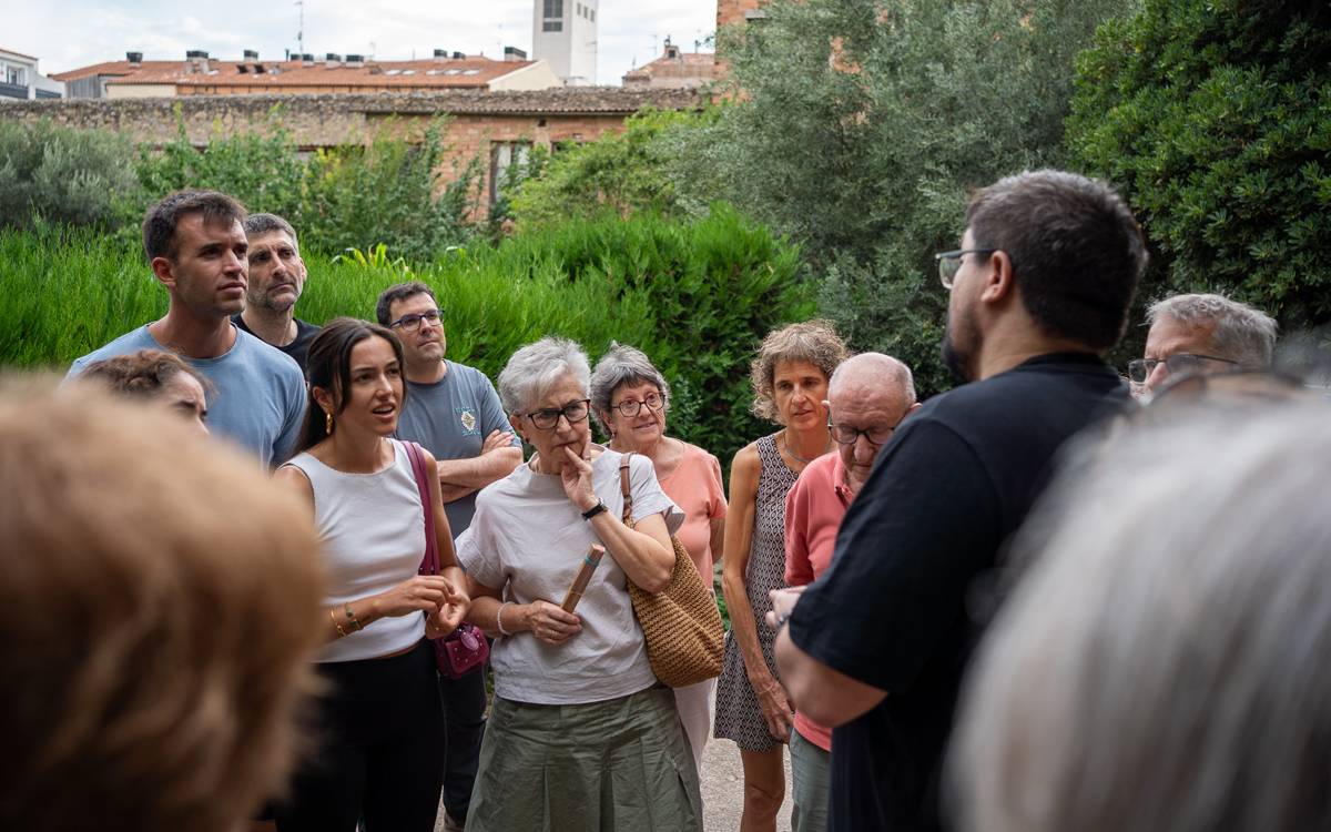 Visites de la Manresa Desconeguda al convent de les Caputxines de Manresa - Hasmukh Kerai Visites de la Manresa Desconeguda al convent de les Caputxines de Manresa