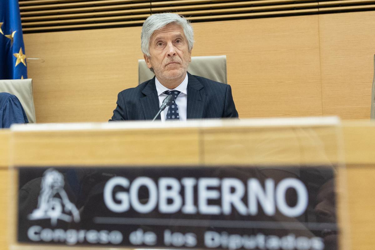 Marlaska crida a la «calma» mentre creix la tensió a Ceuta