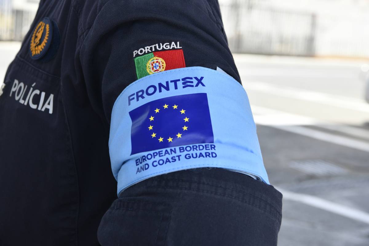 Espanya demana a la UE el suport de Frontex pel triatge dels migrants de Ceuta