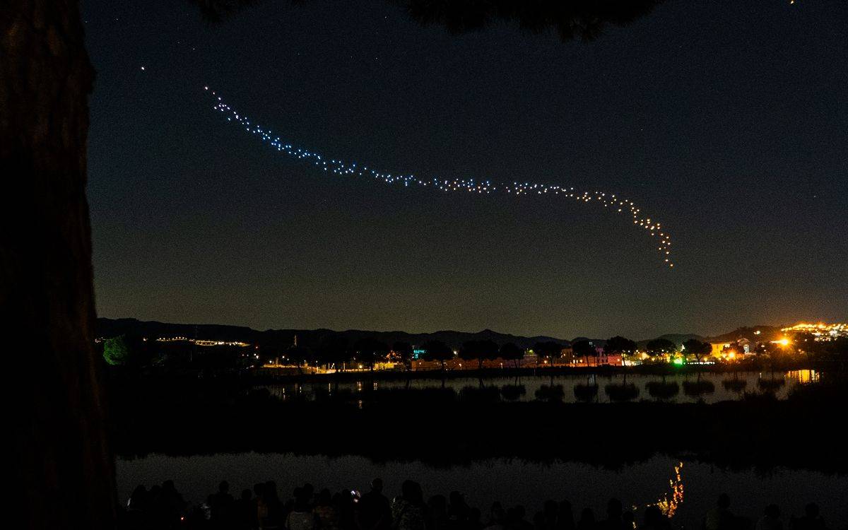 El Castell de Focs i l'espectacle de drons de la Festa Major de Manresa en imatges