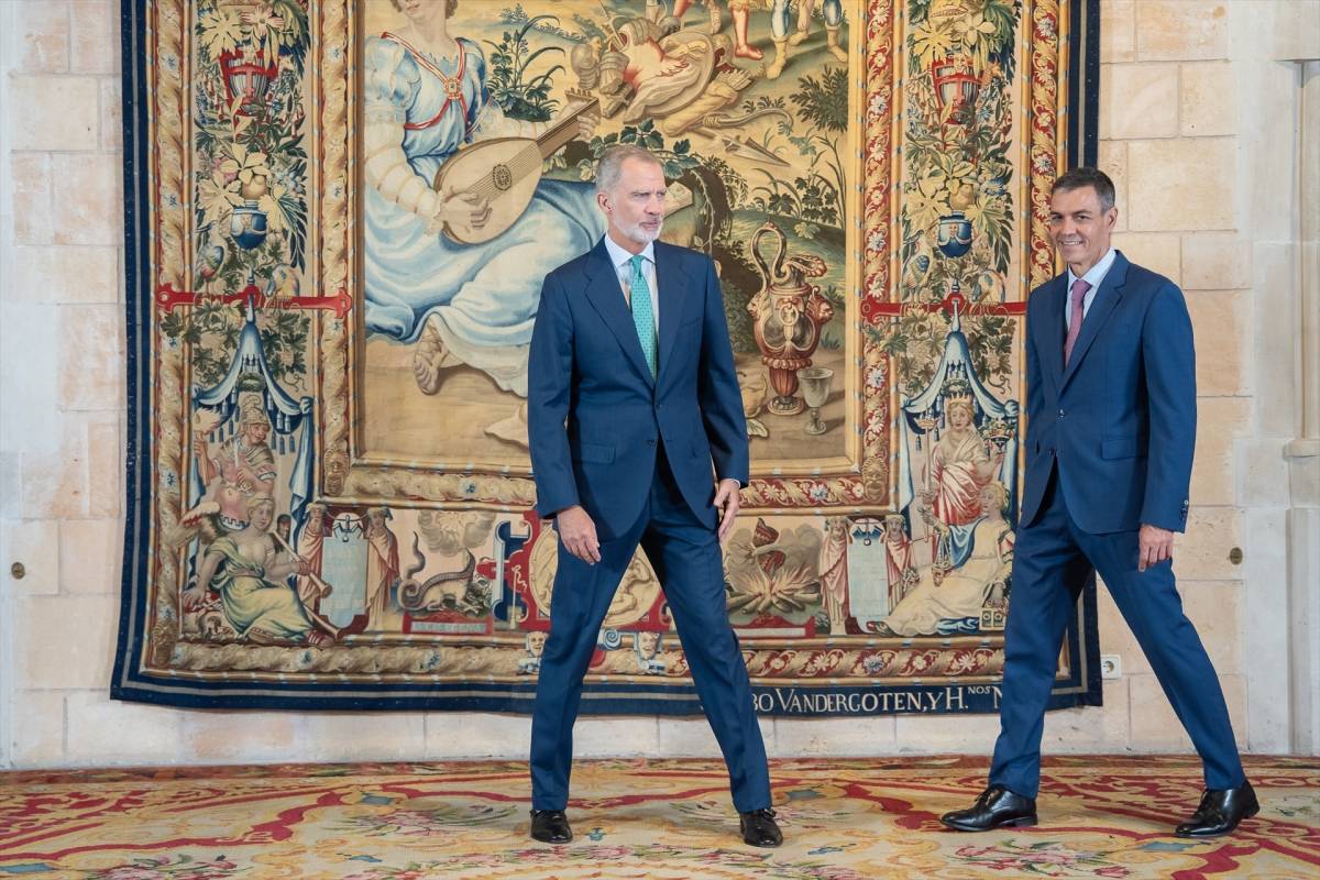 Sánchez obre un nou front amb Felip VI i insisteix que esgotarà la legislatura