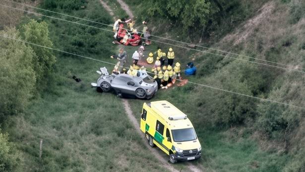 Cinc ferits, tres d’ells crítics, en bolcar un vehicle a Ribera d’Urgellet