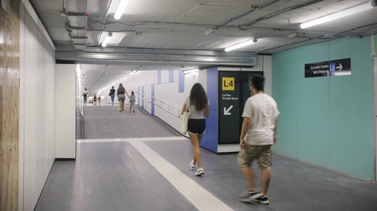 L'estació de Verdaguer recupera el ple funcionament després de les obres: «El passadís és molt més còmode»