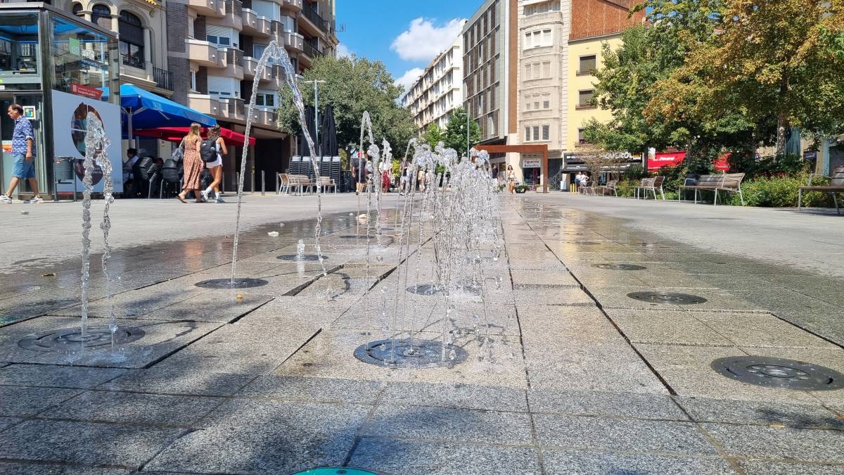 Les fonts del passeig de la Plaça Major ja tornen a brollar