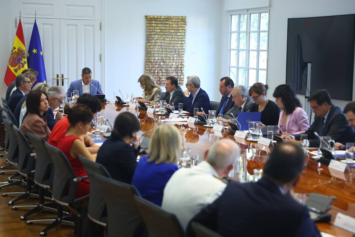 El govern espanyol s'afanya a negar tensions amb Felip VI: «La relació és bona»