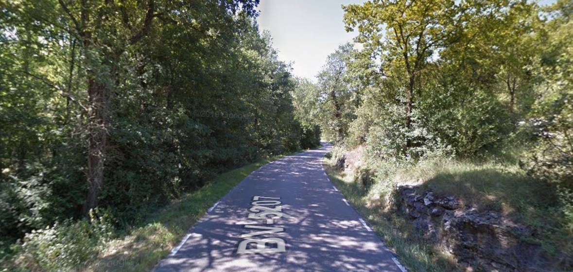 Mor un home en bolcar el camió formigonera a l'Esquirol