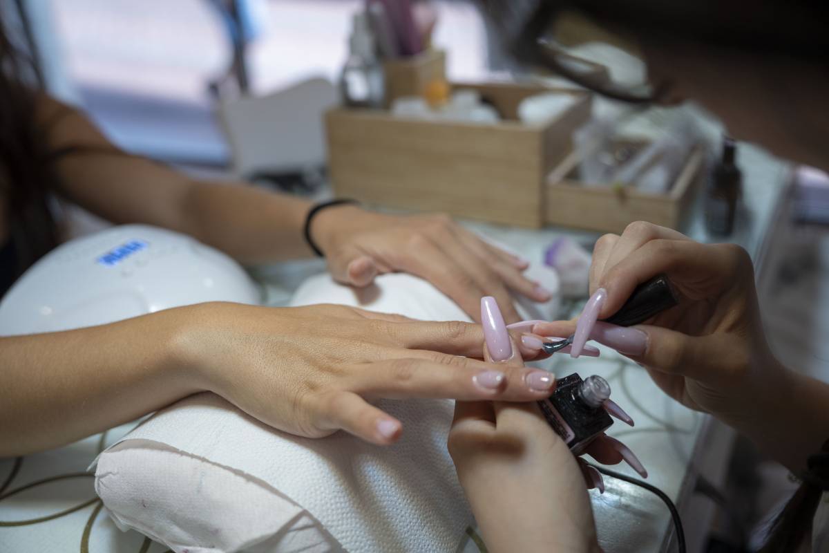 Gairebé un de cada quatre salons d’estètica de Terrassa és un centre d’ungles