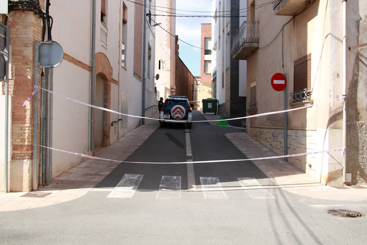 Els Mossos busquen en un habitatge de Santa Bàrbara un nadó desaparegut