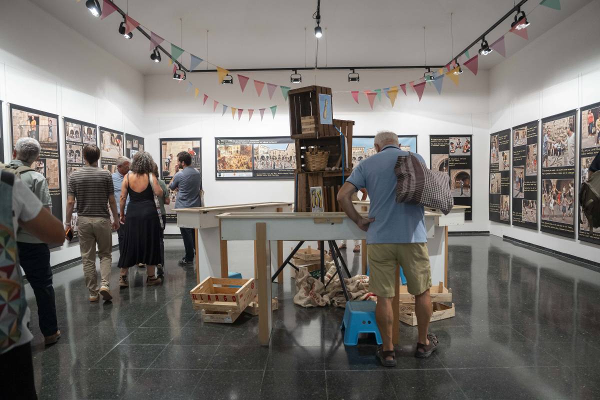 L`exposició commemora la desena edició de la Setmana de Jocs al Carrer - Alberto Tallón L`exposició commemora la desena edició de la Setmana de Jocs al Carrer