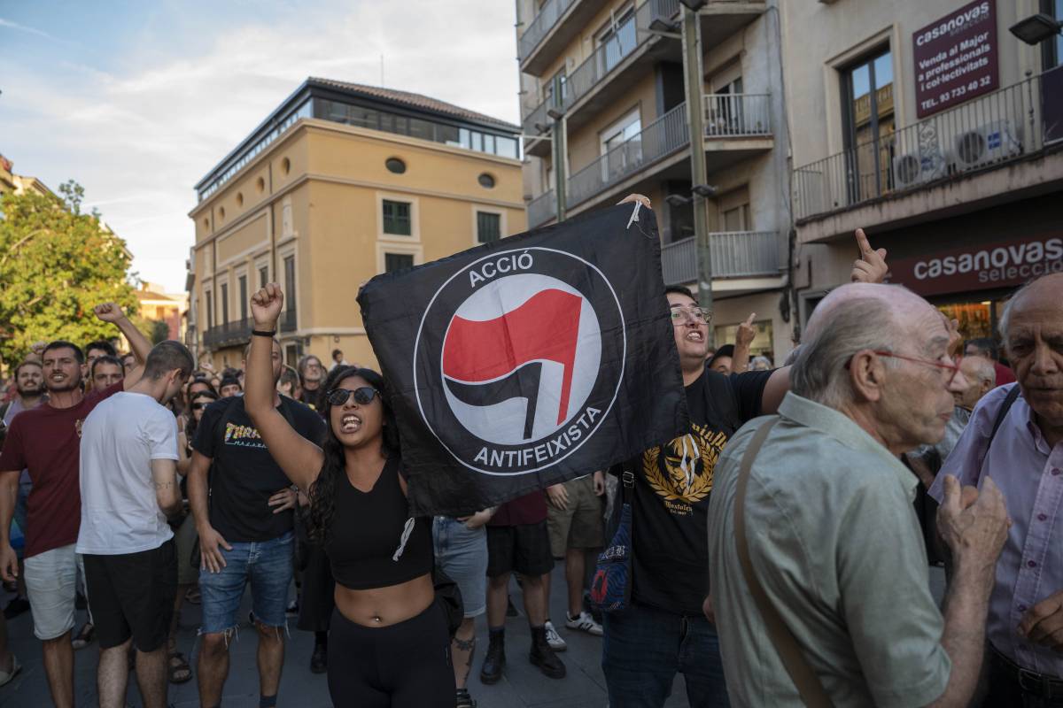 Contramanifestació antifeixista al raval de Montserrat - Alberto Tallón Contramanifestació antifeixista al raval de Montserrat