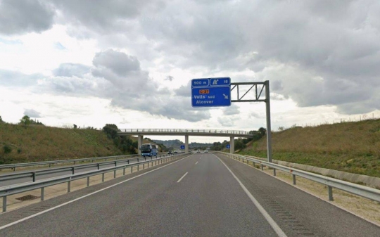 Mor una dona en un accident entre un cotxe i una moto a l'A-27 a Valls  