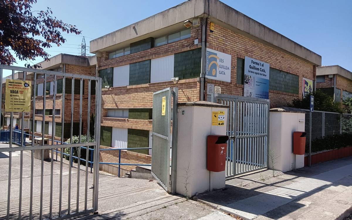 Educació elimina una línia de segon de Batxillerat al Guillem Catà a una setmana de l'inici de curs