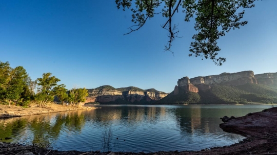 Tornen les altes temperatures: una vintena de comarques en avís per calor intensa