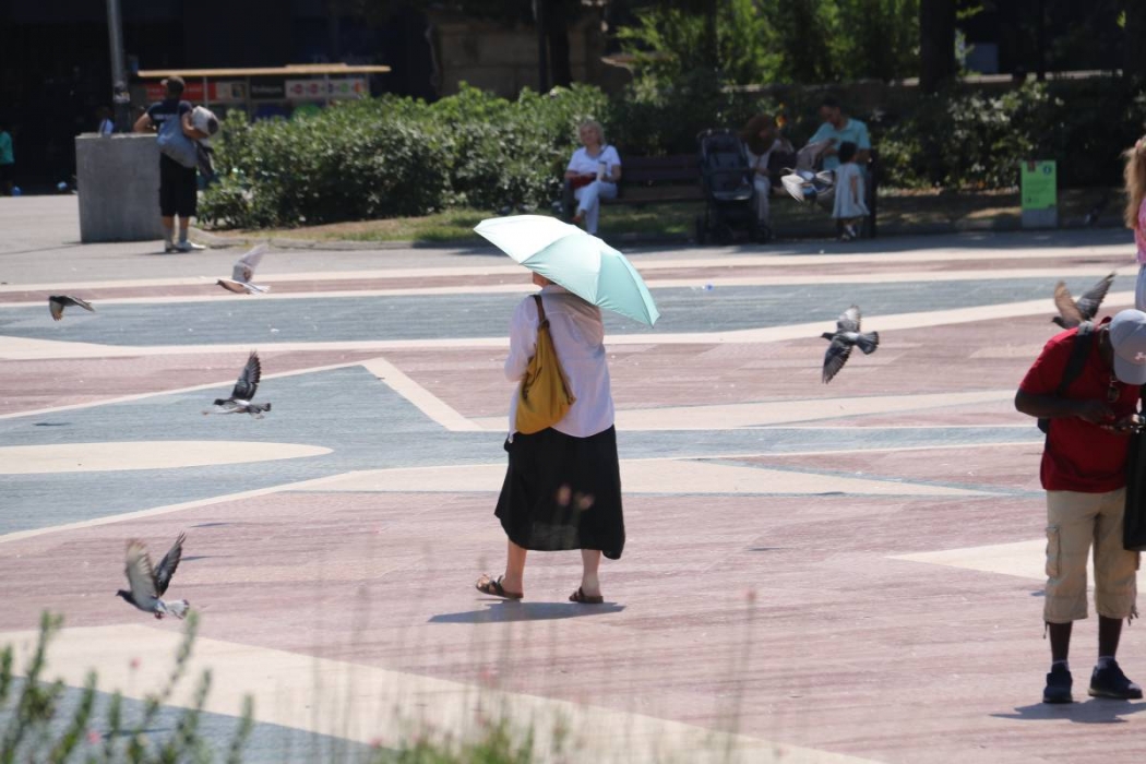 Tornen les altes temperatures: una vintena de comarques en avís per calor intensa