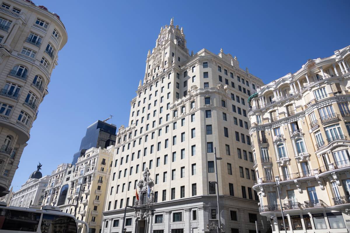 Telefónica ven la històrica seu de la Gran Via de Madrid al «rei dels centres comercials»