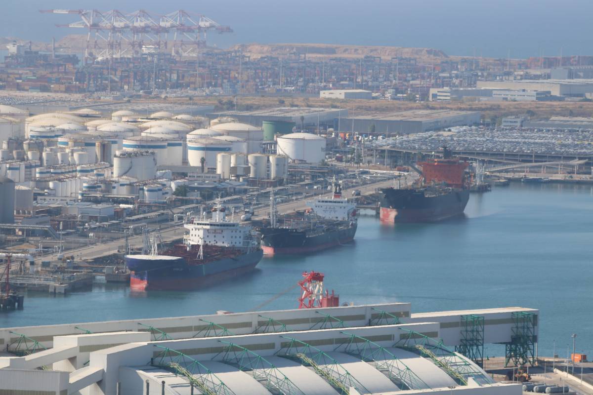 Deu ferits per intoxicació de CO en un vaixell al port de Barcelona