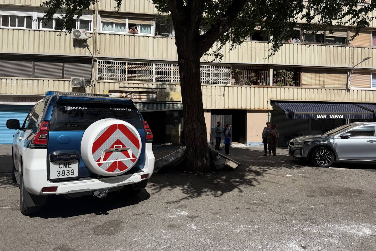 Detenen la mare del nadó trobat mort en un edifici de la Mina