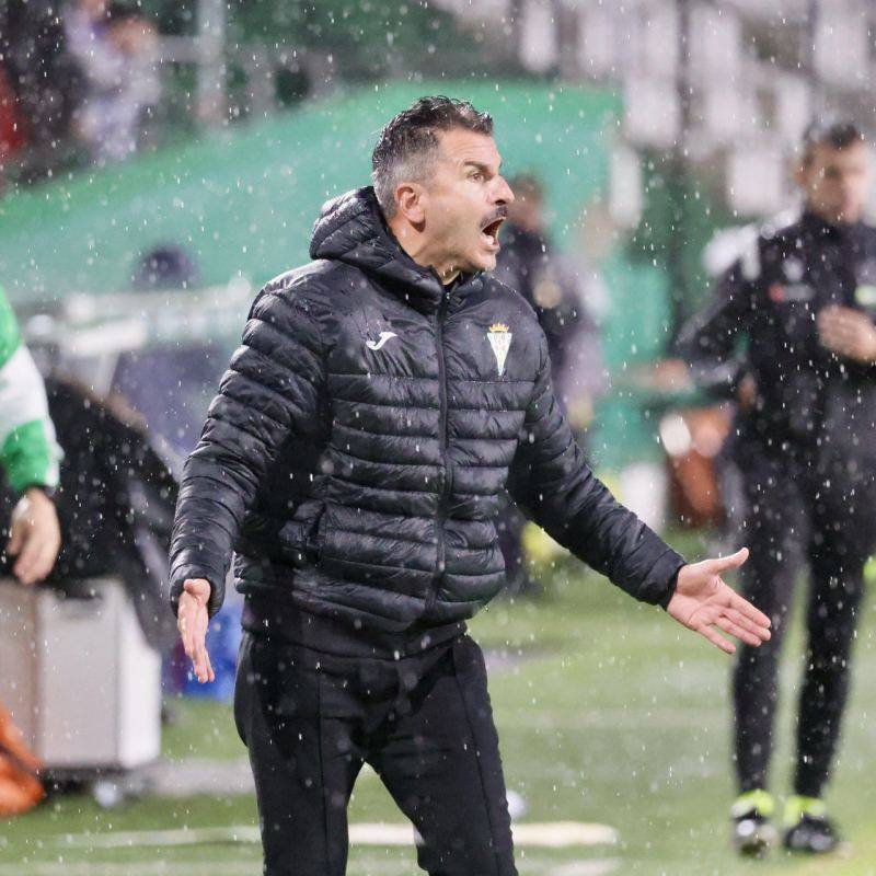 Ania és el tècnic del Córdoba per quarta temporada consecutiva - Ania és el tècnic del Córdoba per quarta temporada consecutiva