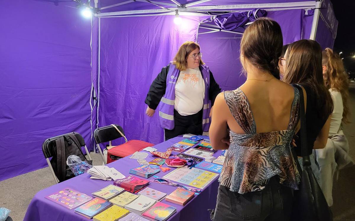 Assalten un Punt Lila de la Festa Major de Manresa amb insults LGTBfòbics, masclistes i racistes