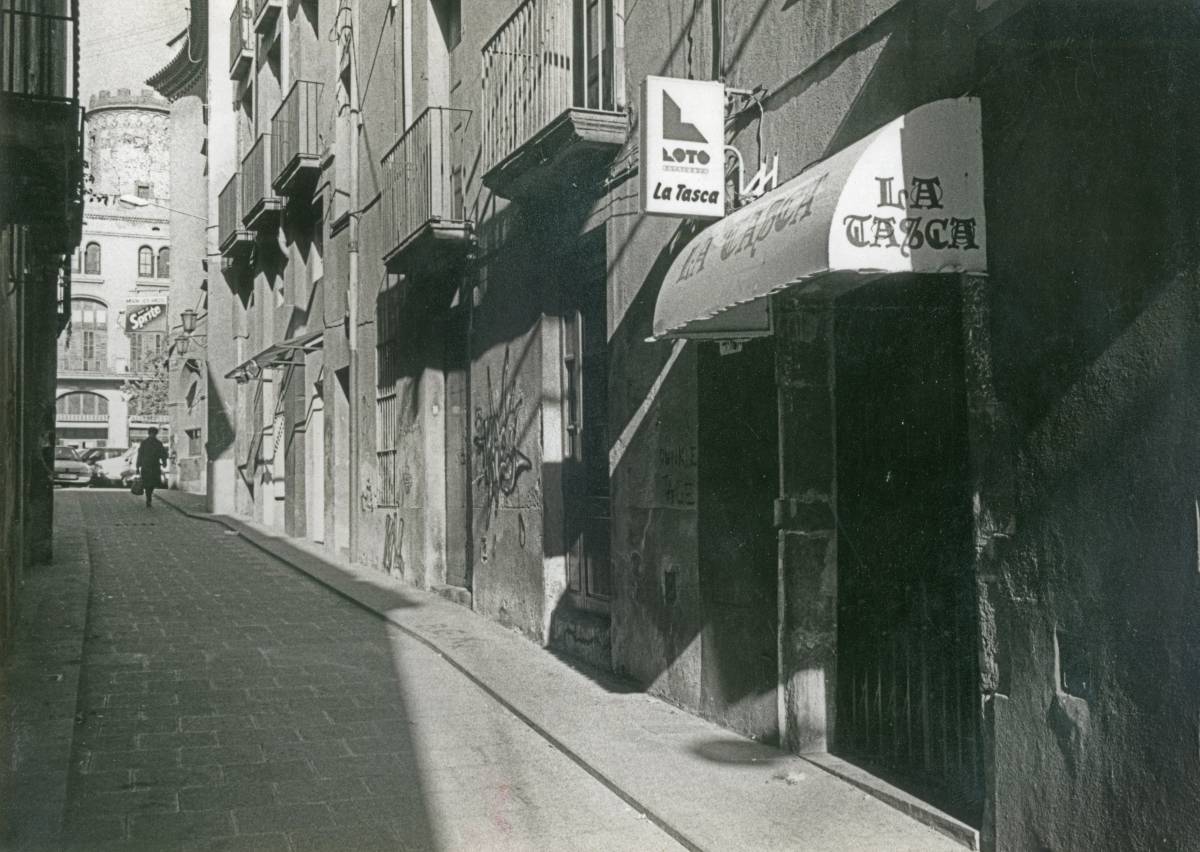 Glamur per sota de la Plaça Vella