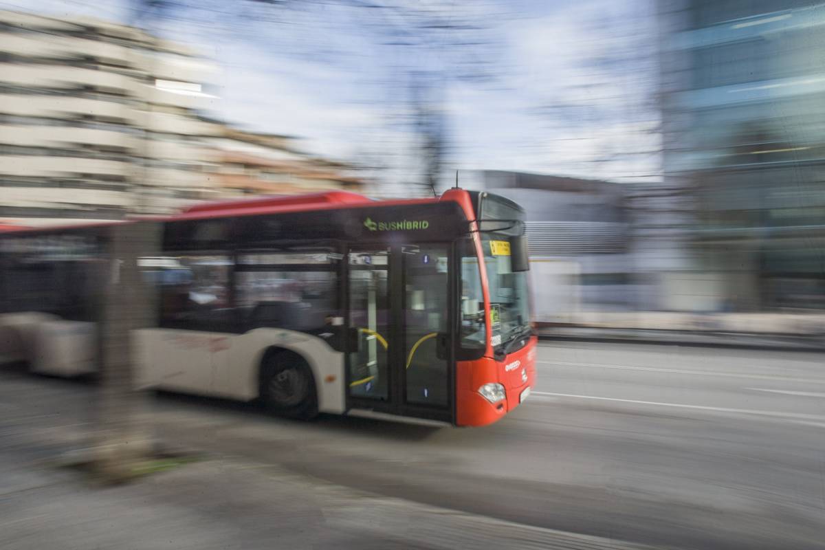 Autobús de Tmesa - Nebridi Aróztegui Autobús de Tmesa