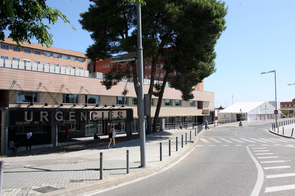 Detenen un home per apallissar la parella a Aitona