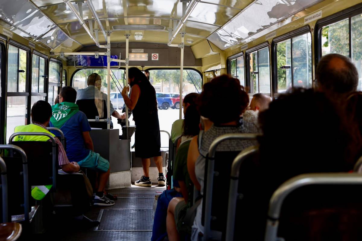Passejada d'autobusos clàssics per la Festa Major de Sabadell - Juanma Peláez