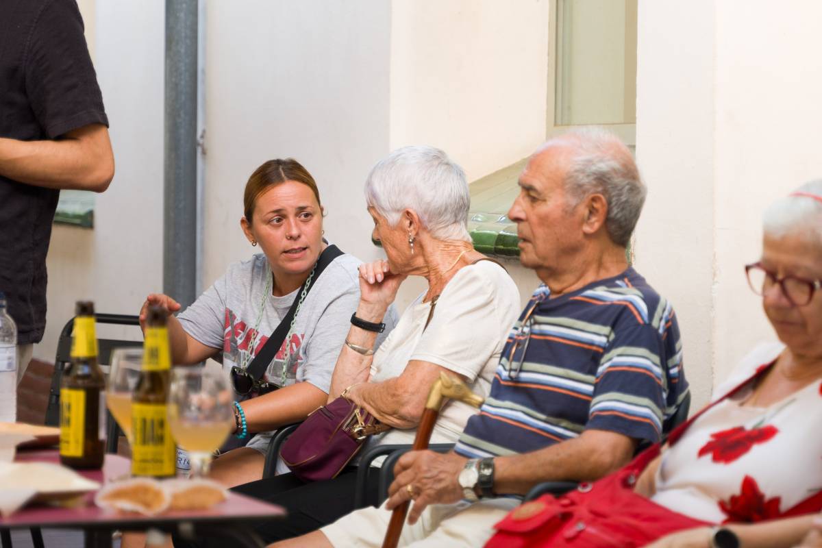 Esmorzar dels comuns als Jardinets - David Chao Esmorzar dels comuns als Jardinets
