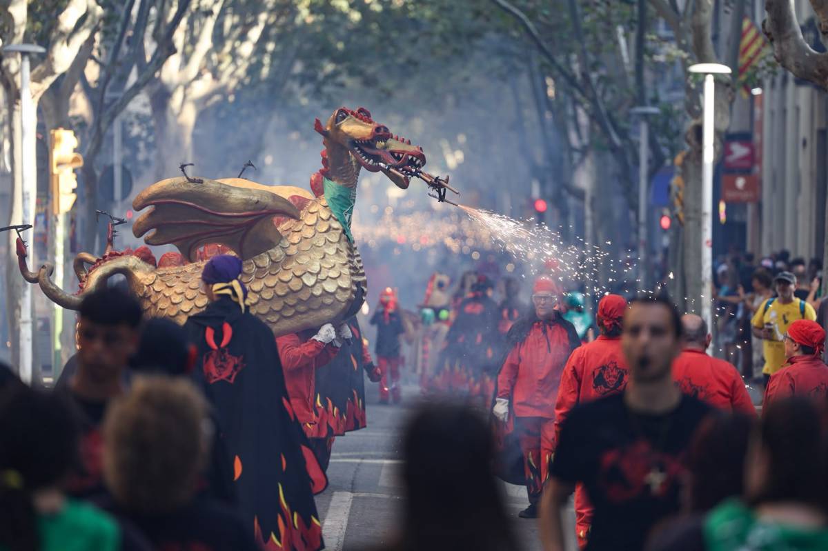 La Cercavila omple Sabadell de cultura, foc i tradició