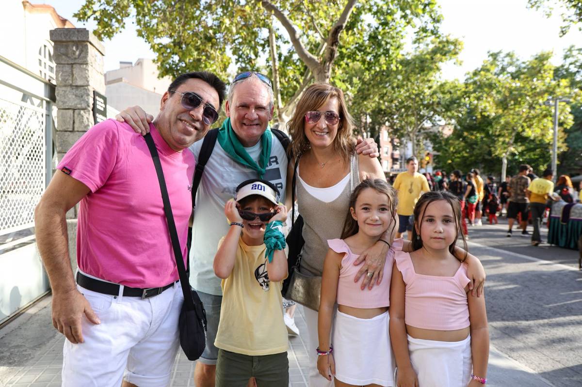 Esteban Gómez (esquerra) amb la seva família - VÍCTOR CASTILLO Esteban Gómez (esquerra) amb la seva família