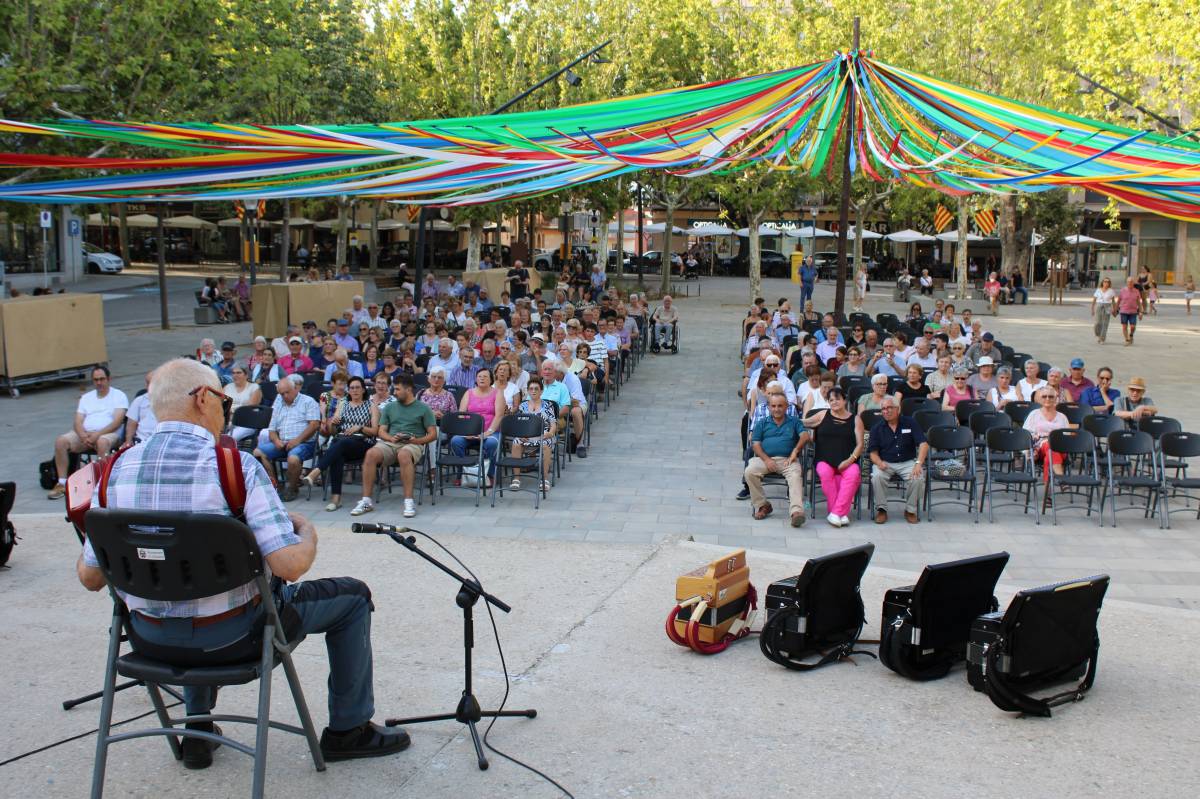 La Trobada d'Acordionistes de Solsona reivindica el so tradicional davant de més de 200 persones 