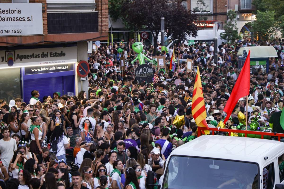 Milers de persones al correbars de la Festa Major de Sabadell - Víctor Castillo Milers de persones al correbars de la Festa Major de Sabadell