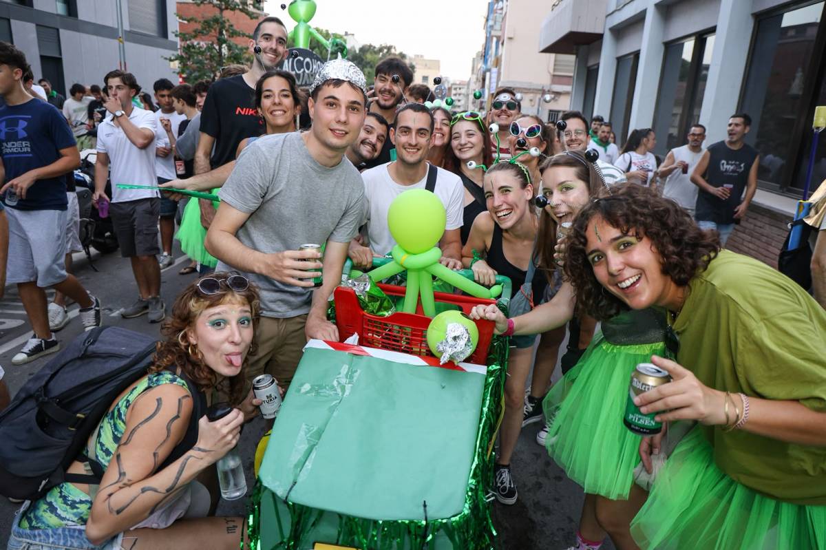 Milers de persones al correbars de la Festa Major de Sabadell - Víctor Castillo Milers de persones al correbars de la Festa Major de Sabadell
