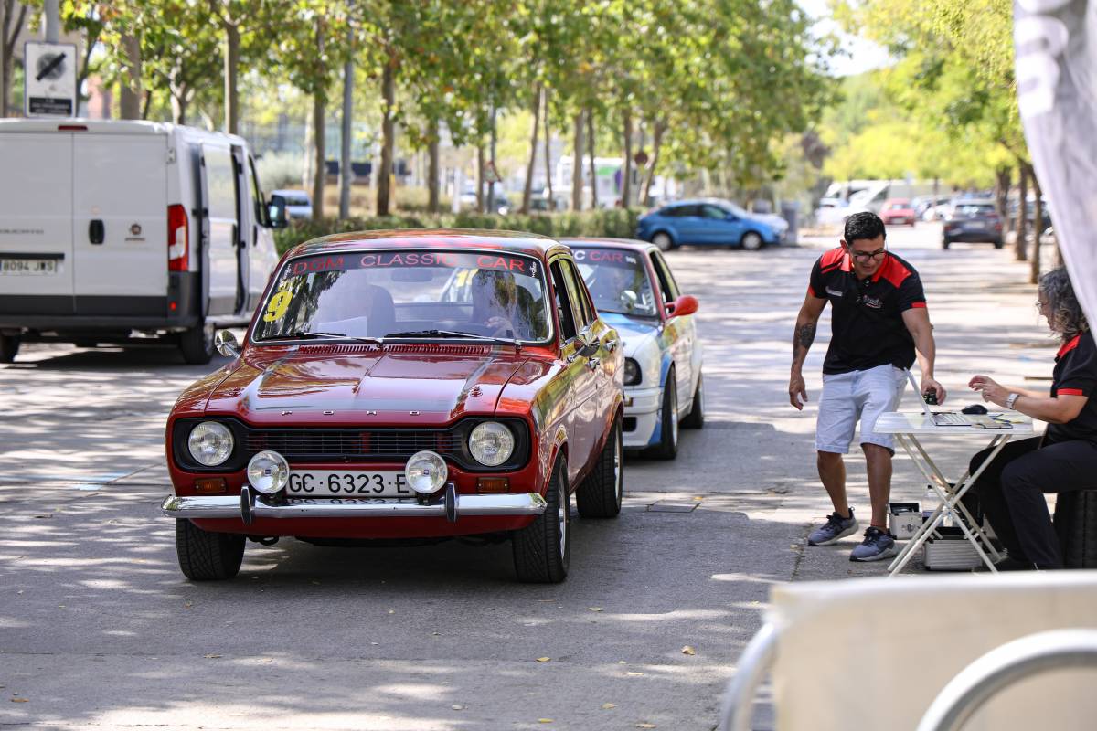 FOTOS | El Clàssic la Llana i la V Trobada de Clàssics reuneixen els amants del motor