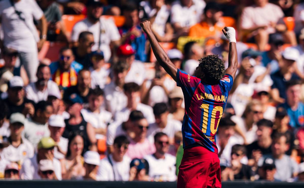 Traca blaugrana a Mestalla: el Barça apallissa el València i consolida el lideratge