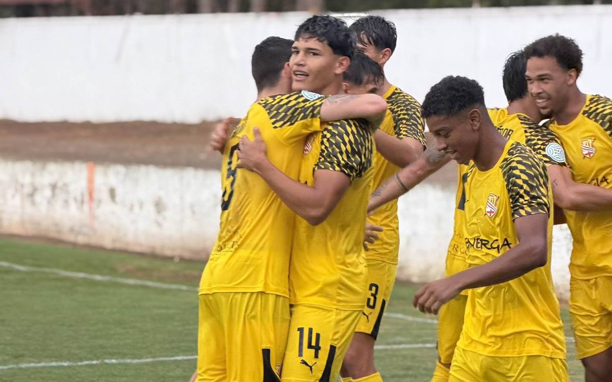 El CE Manresa s'estrena a Segona RFEF amb una golejada a Arnedo (1-4)