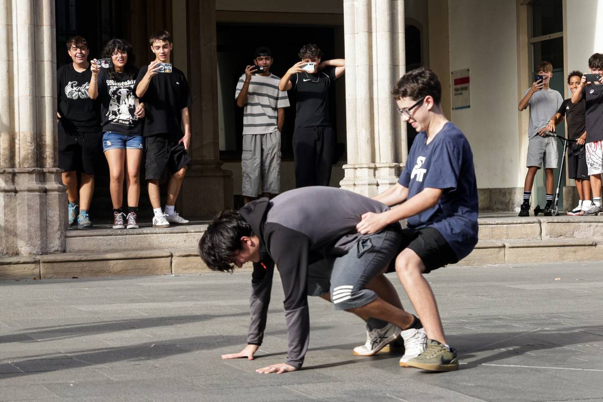 Alguns participants ha dut a terme alguns gestos poc adequats, però, assumim, hauran - Lluís Clotet Alguns participants ha dut a terme alguns gestos poc adequats, però, assumim, hauran