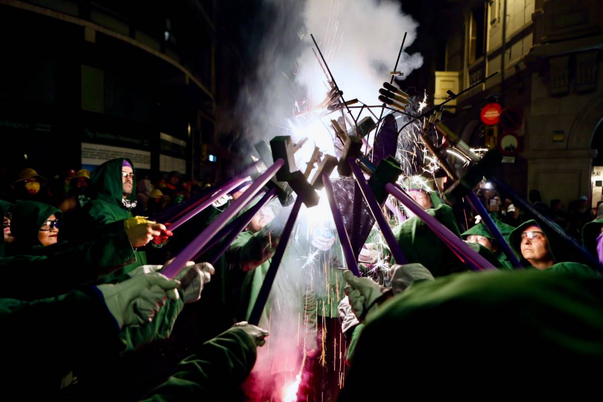 El dia més especial de l’any per les colles de foc de Sabadell: “La pólvora ens transforma”
