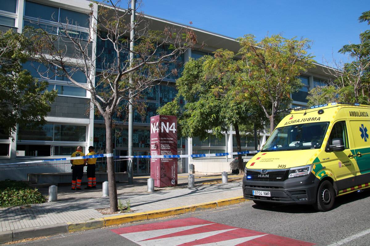 Tres ferits a Tarragona per una explosió amb àcid nítric a la Facultat de Química de la URV