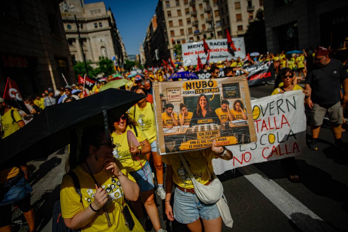 Imatge de la protesta de docents el primer dia de curs a Barcelona - Kike Rincón / Europa Press