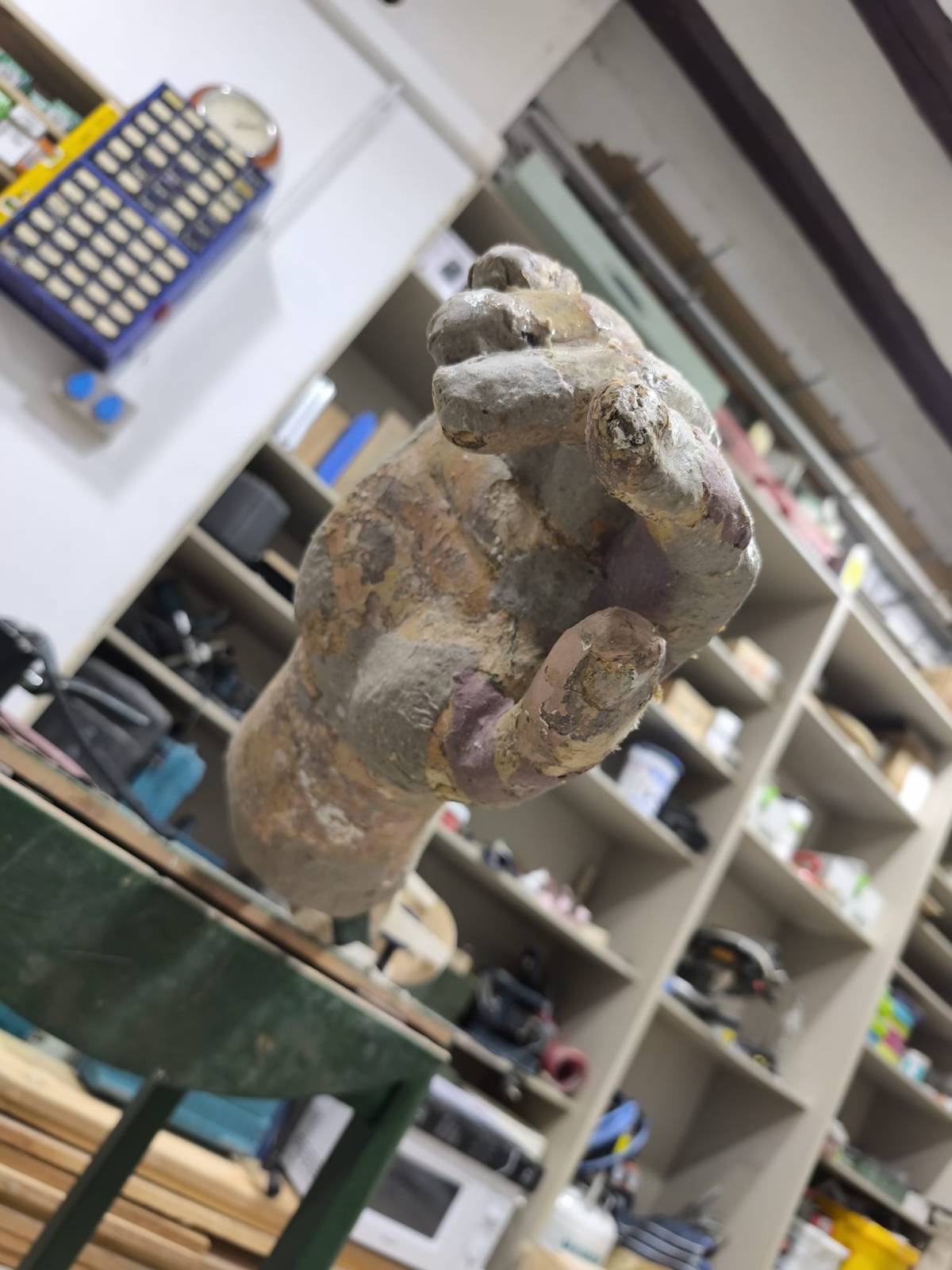 Una mà de fusta que cal conservar al museu - Taller Effigies Una mà de fusta que cal conservar al museu