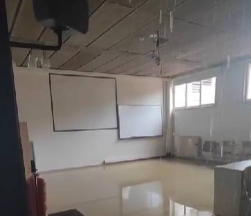 VÍDEO | La comissaria de la Policia Municipal de Sabadell, inundada per la pluja
