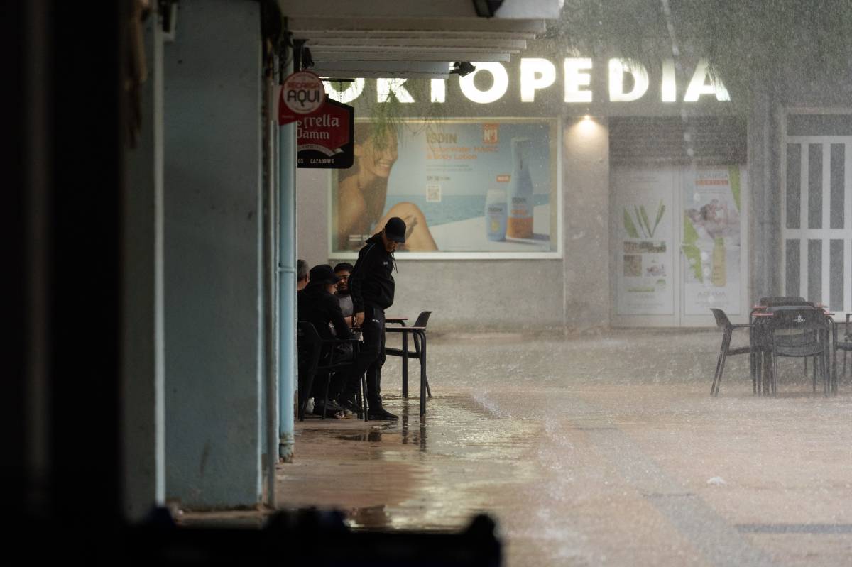Un xàfec curt i intens arriba a primera hora de la tarda a Sabadell - DAVID CHAO Un xàfec curt i intens arriba a primera hora de la tarda a Sabadell