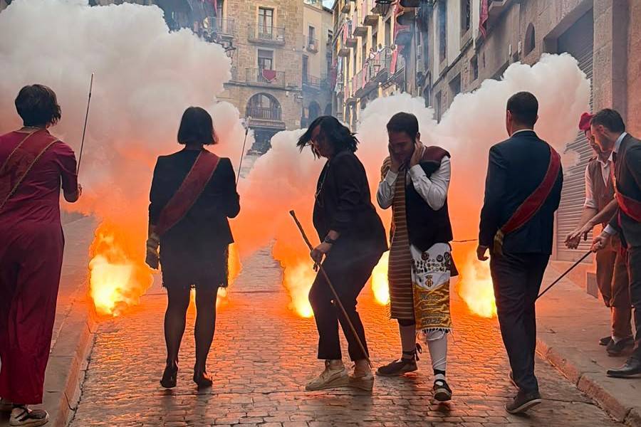 Solsona tanca la jornada central de la Festa Major amb una tronada simbòlica i presència institucional comarcal