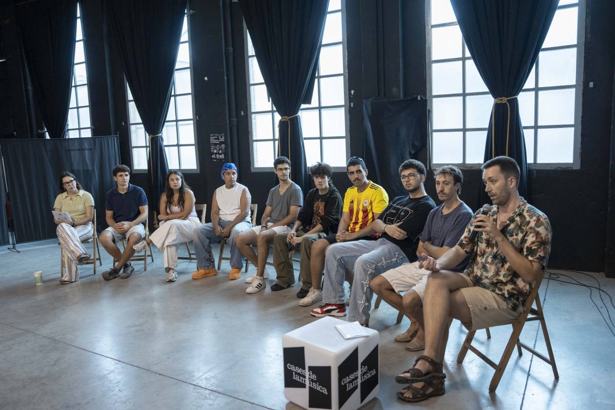 Responsables de la Casa de la Música amb els joves que participen al projecte - Alberto Tallón Responsables de la Casa de la Música amb els joves que participen al projecte