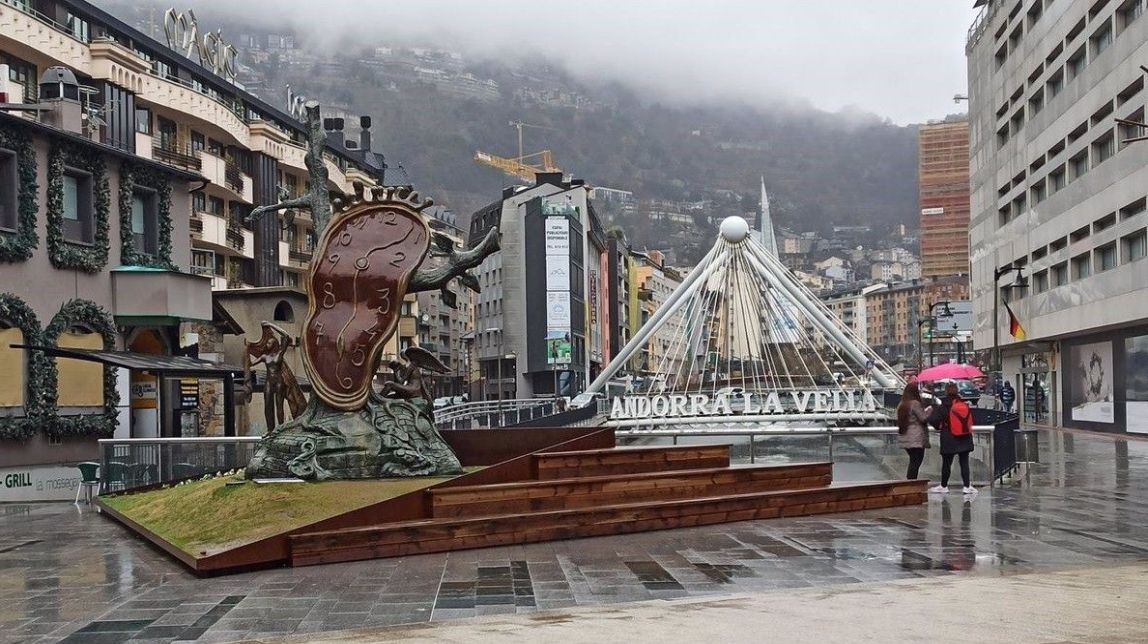 Detingut a Andorra un valencià de 26 anys per agredir la parella amb una arma blanca davant la filla